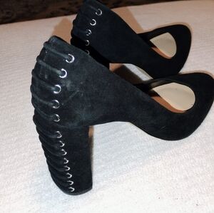 Vince Camuto VC-Dallan Black True Suede Pumps Womens 8.M‎ Block Threaded Heel